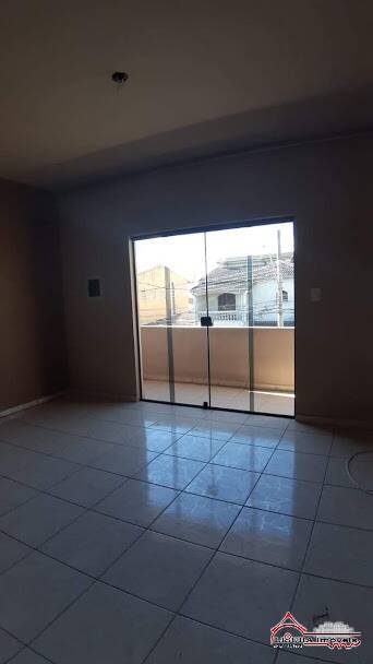 Casa à venda com 2 quartos, 240m² - Foto 1