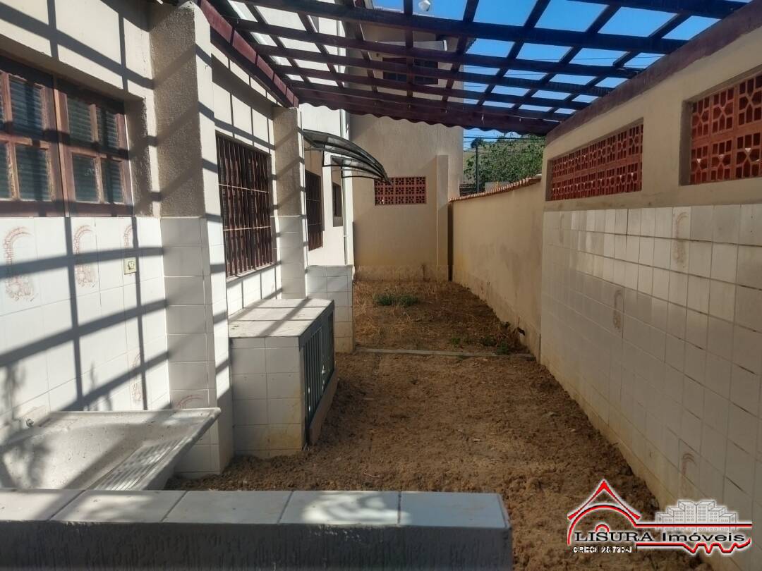 Casa à venda com 3 quartos, 120m² - Foto 32