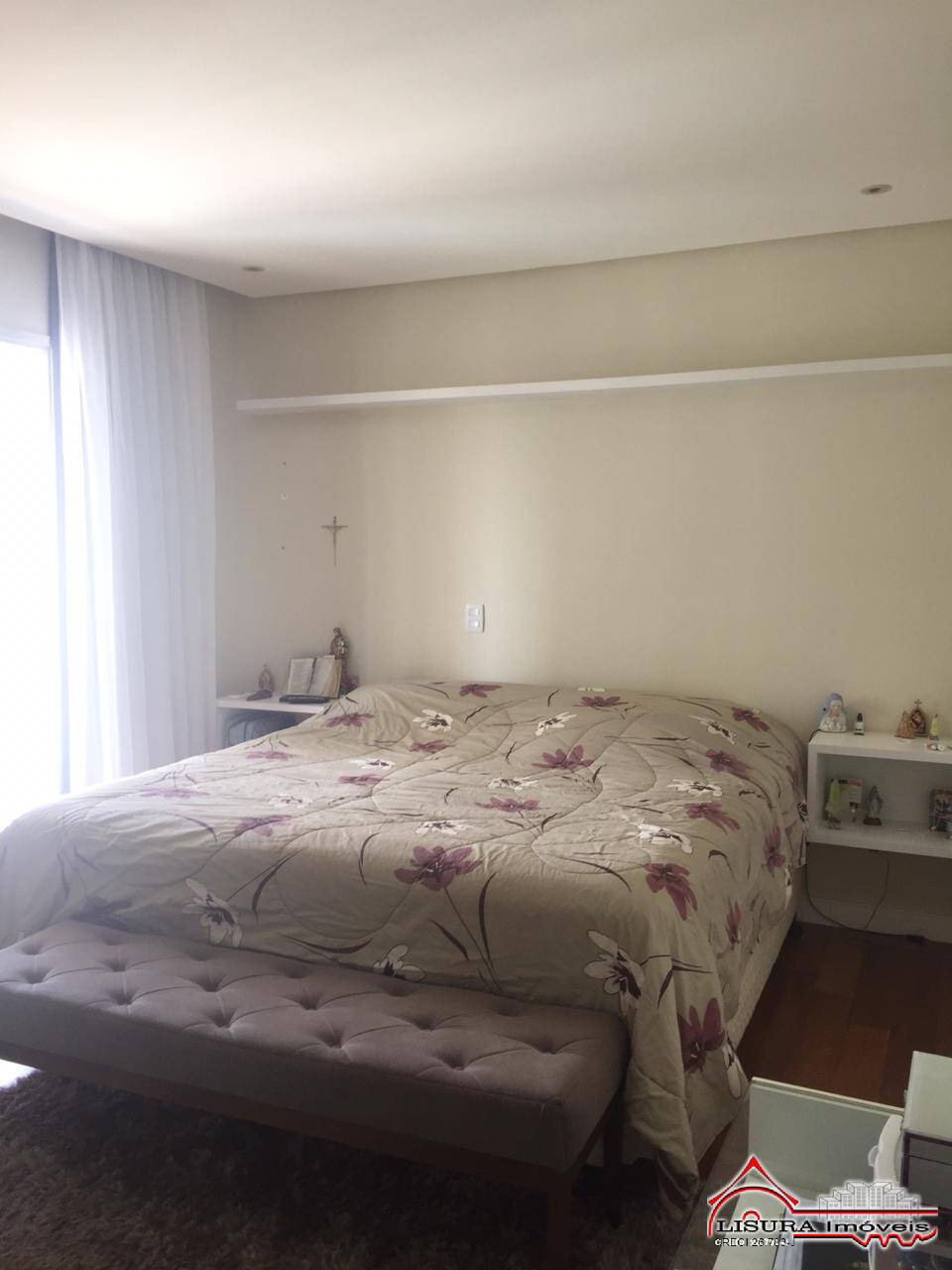 Apartamento à venda com 3 quartos, 176m² - Foto 2