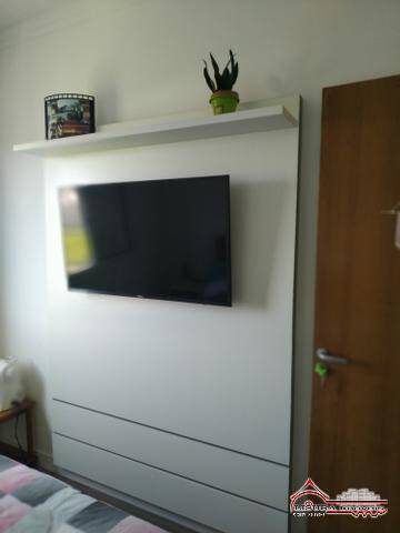 Apartamento à venda com 2 quartos, 79m² - Foto 3