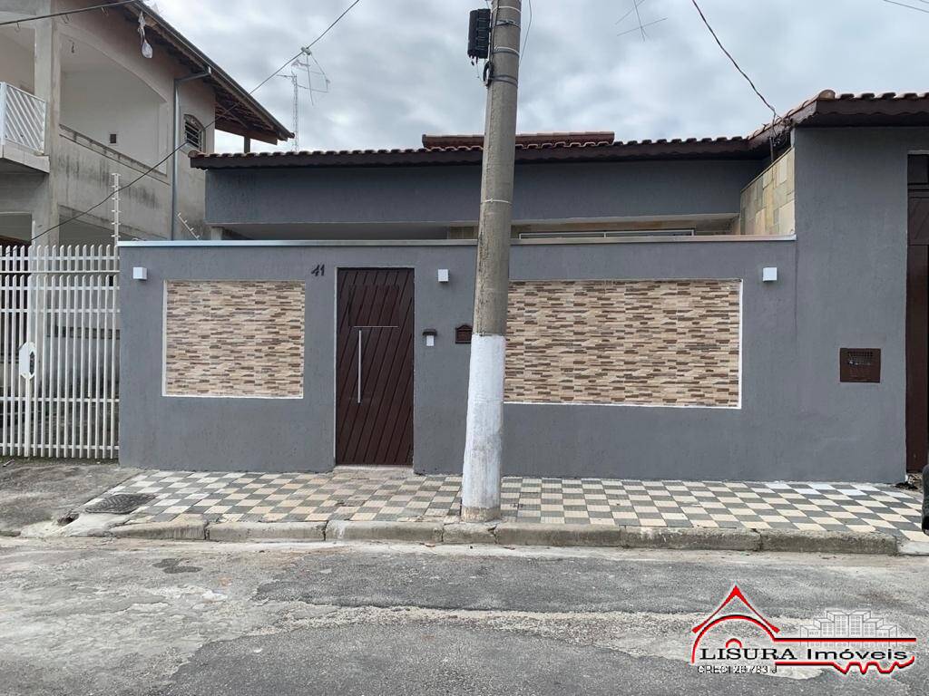 Casa à venda com 3 quartos, 11m² - Foto 1