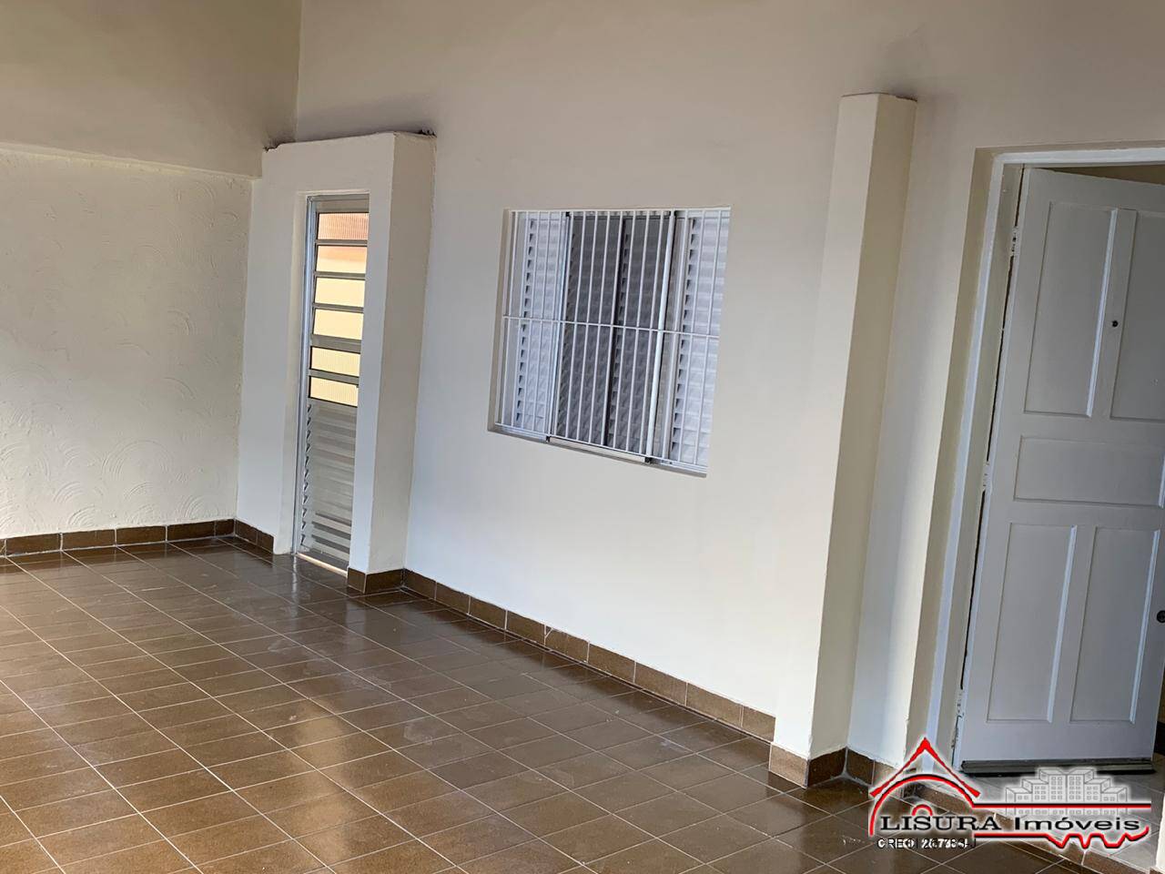 Casa à venda com 2 quartos, 128m² - Foto 2