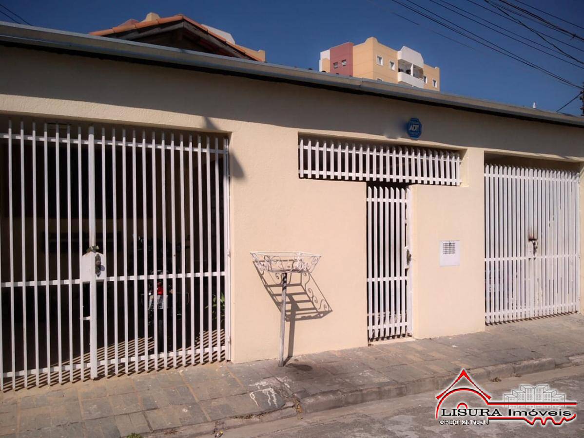 Casa à venda com 4 quartos, 200m² - Foto 1