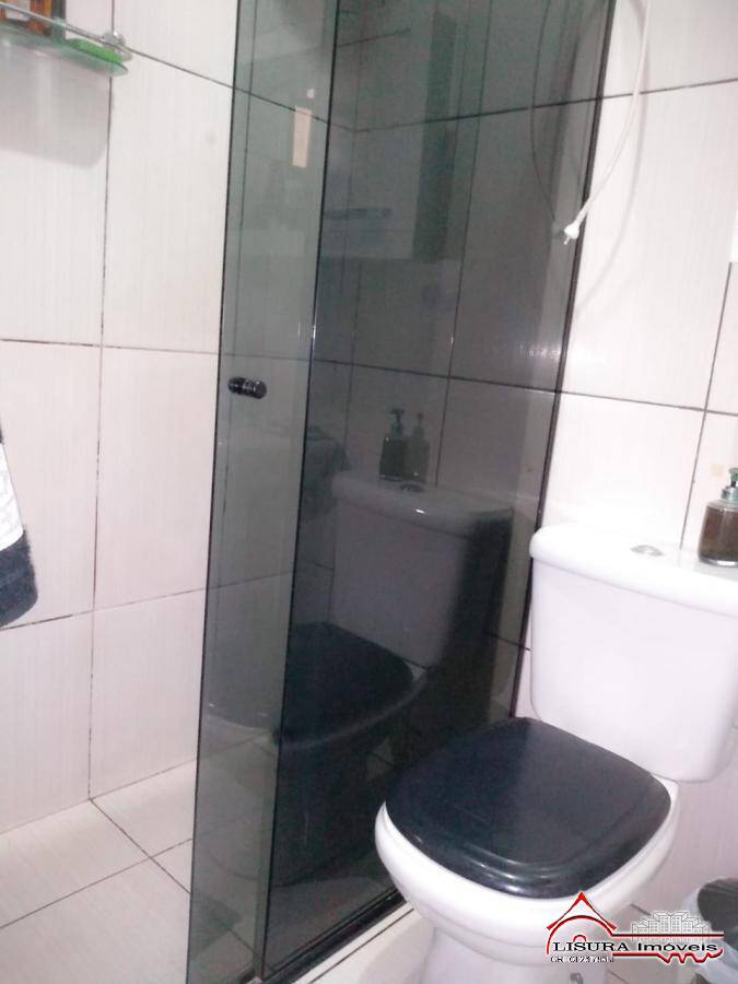 Casa à venda com 4 quartos, 200m² - Foto 14