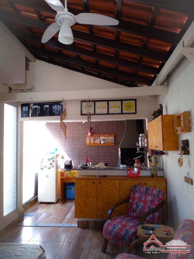 Casa à venda com 4 quartos, 200m² - Foto 13