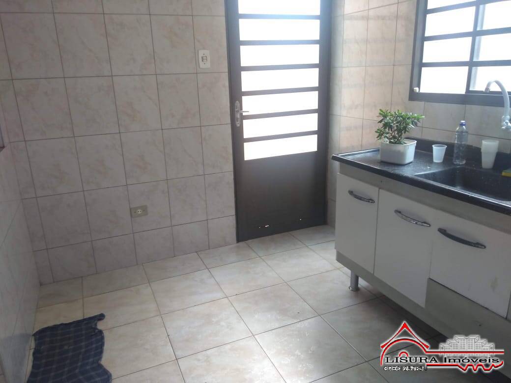 Casa à venda com 3 quartos, 250m² - Foto 11