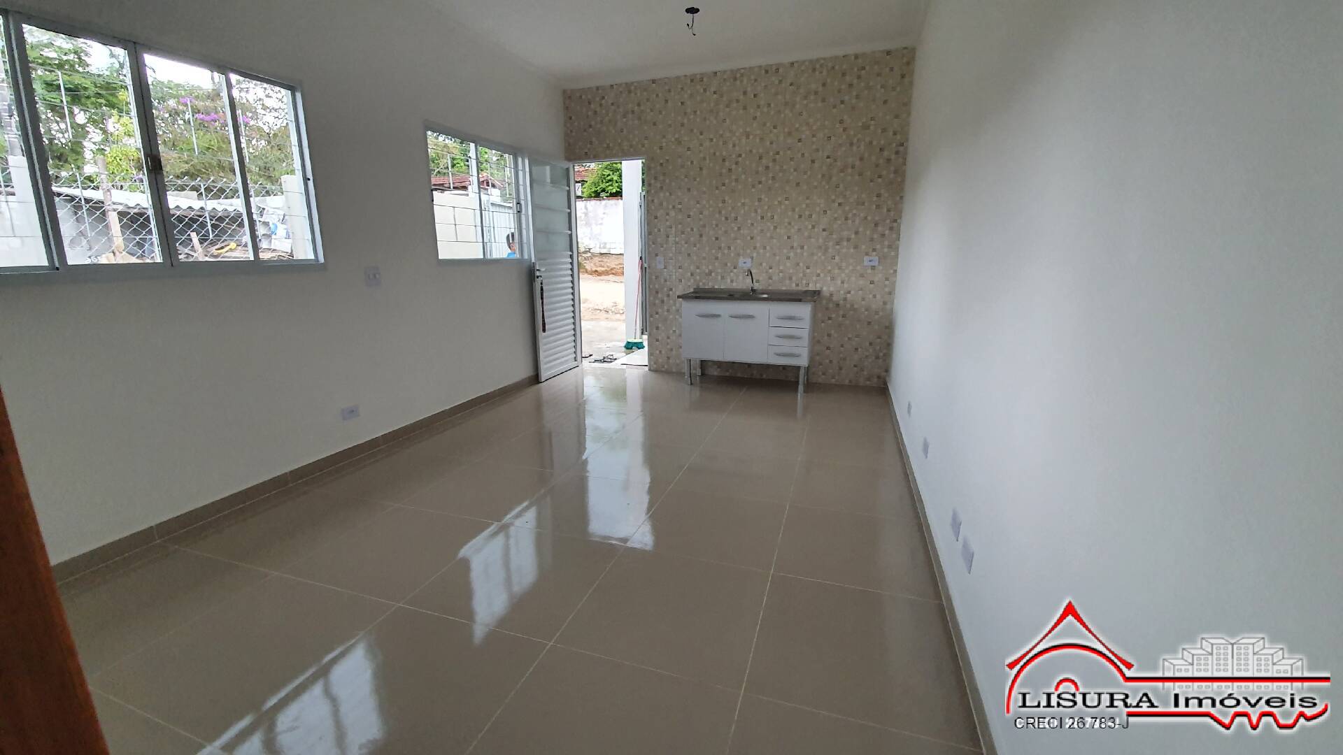 Casa à venda com 2 quartos, 67m² - Foto 3