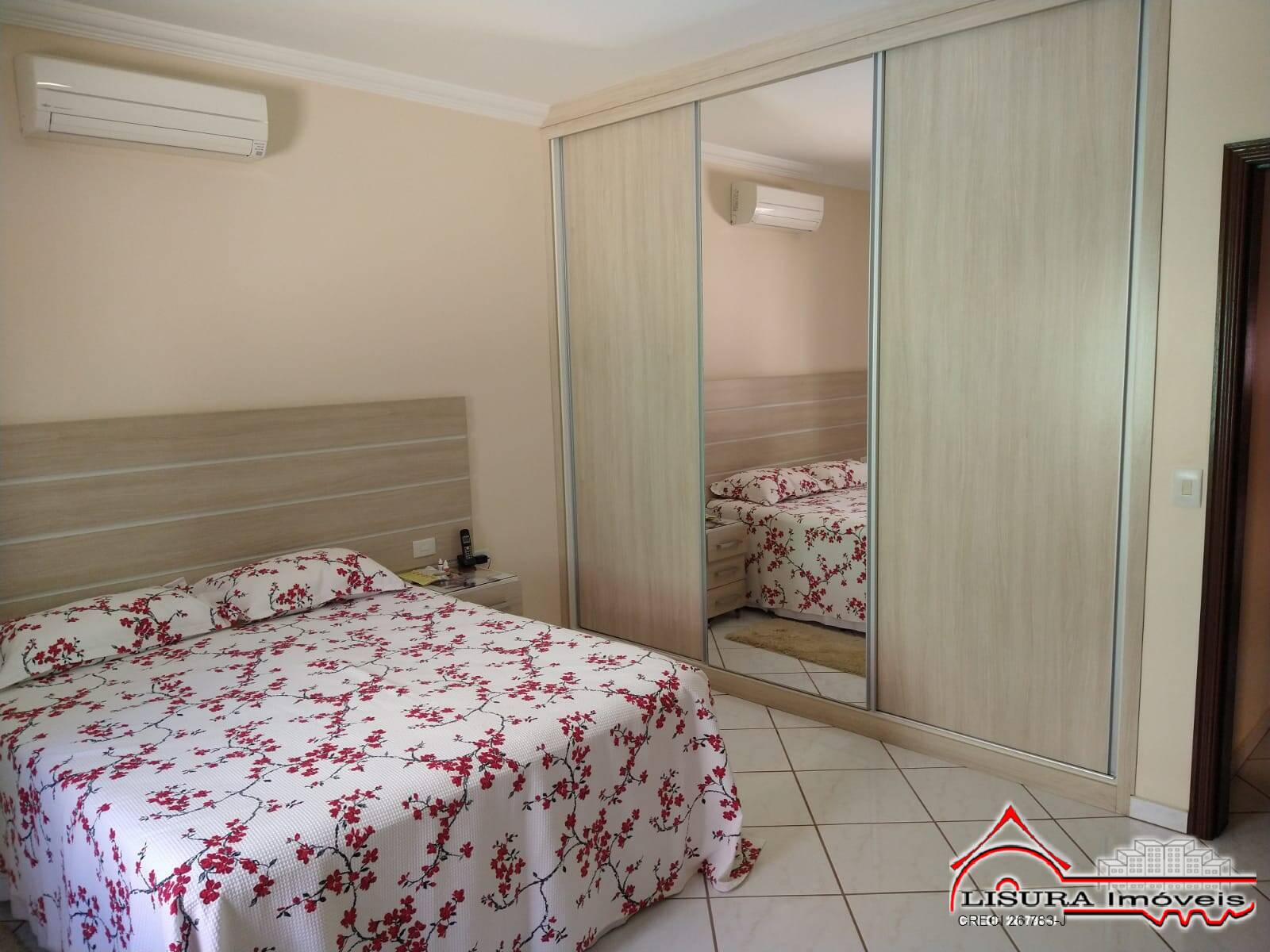 Casa à venda com 3 quartos, 200m² - Foto 14