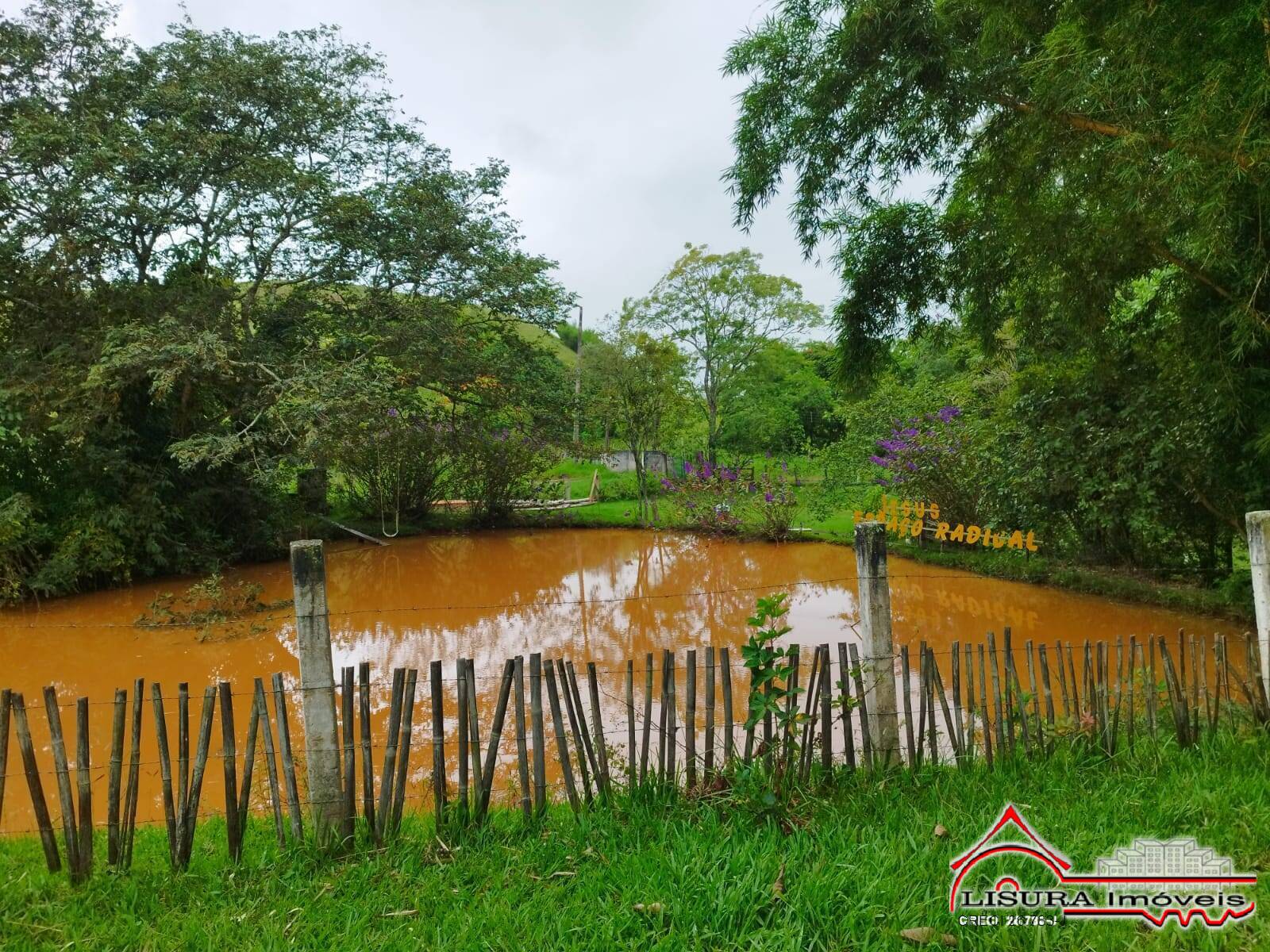 Terreno à venda, 1800m² - Foto 1