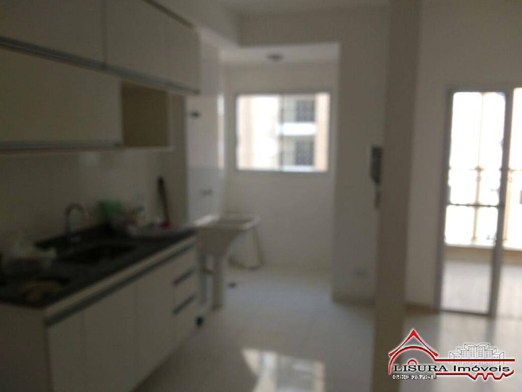 Apartamento à venda com 3 quartos, 80m² - Foto 2