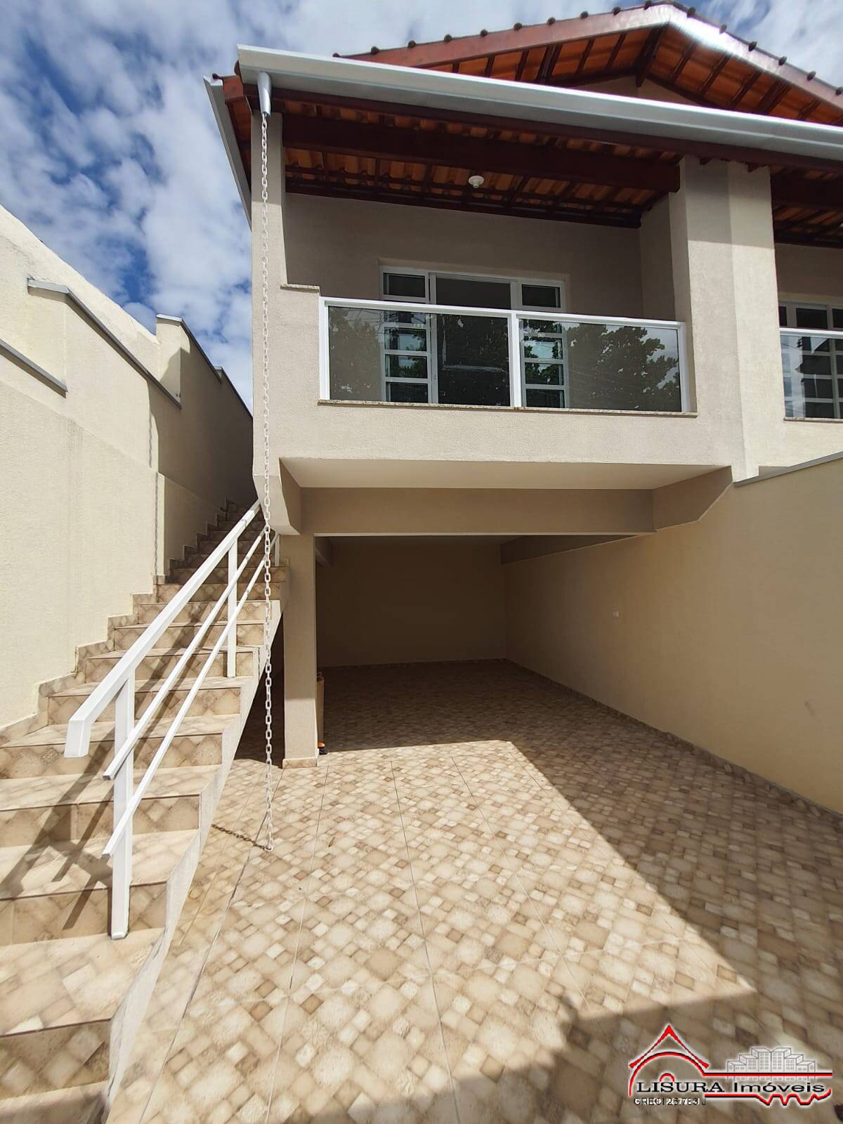 Casa à venda com 3 quartos, 115m² - Foto 1