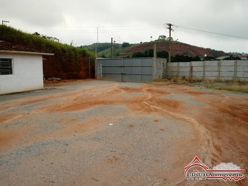 Casa para alugar com 2 quartos, 200m² - Foto 3