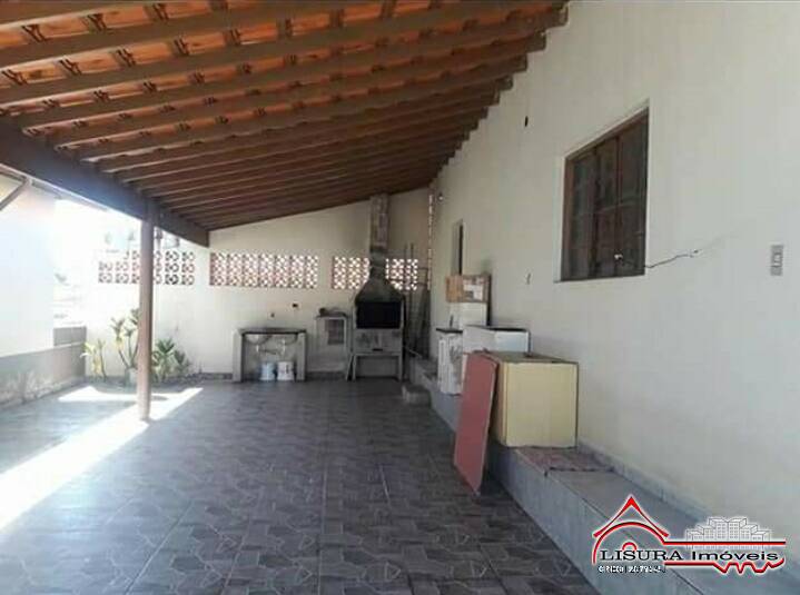 Casa à venda com 2 quartos, 60m² - Foto 2