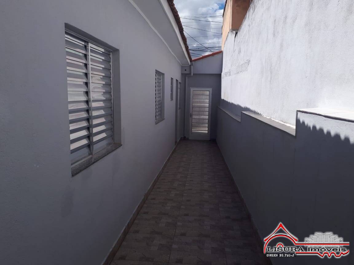 Casa à venda com 2 quartos, 55m² - Foto 17