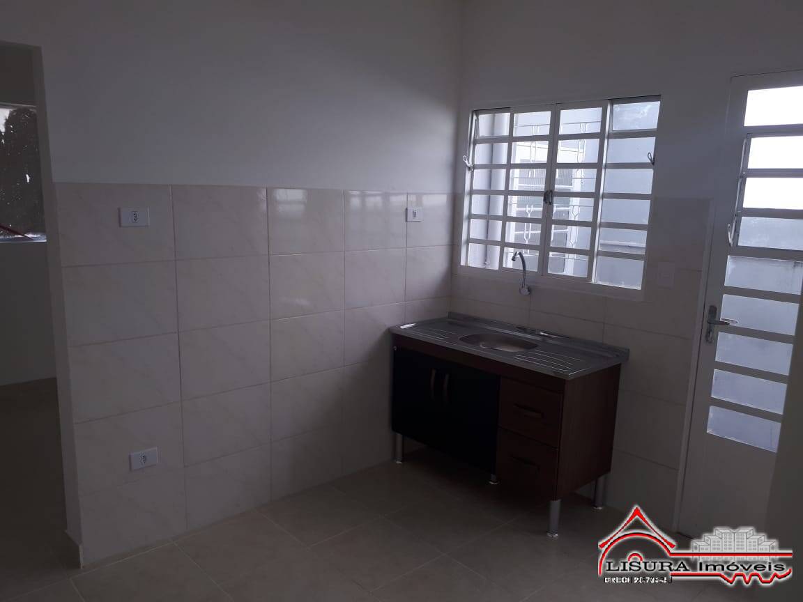 Casa à venda com 2 quartos, 55m² - Foto 5