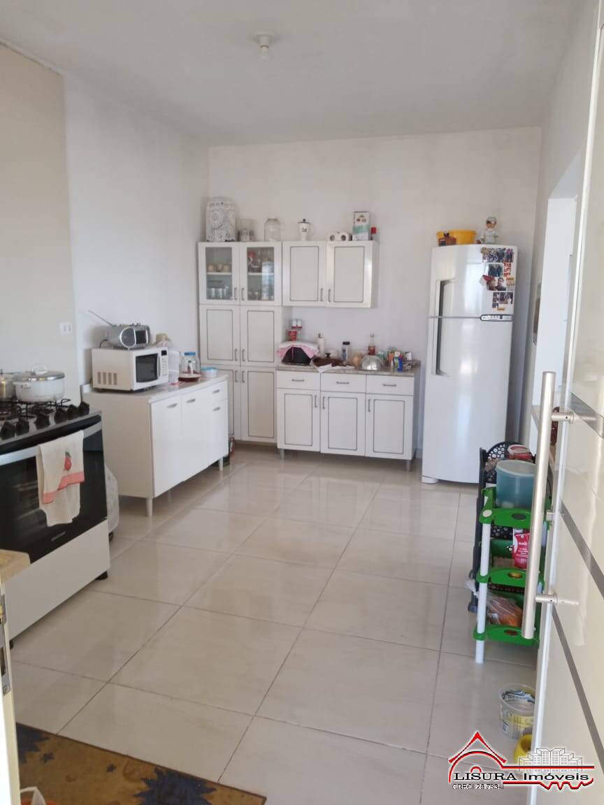 Casa à venda com 3 quartos, 200m² - Foto 7