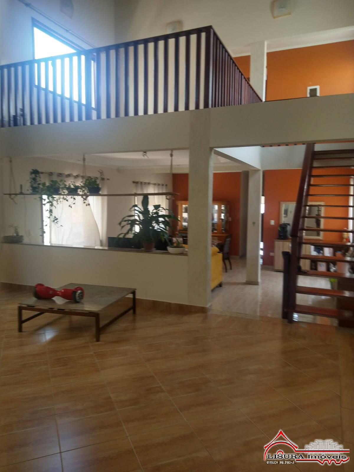 Casa para alugar com 3 quartos, 500m² - Foto 1