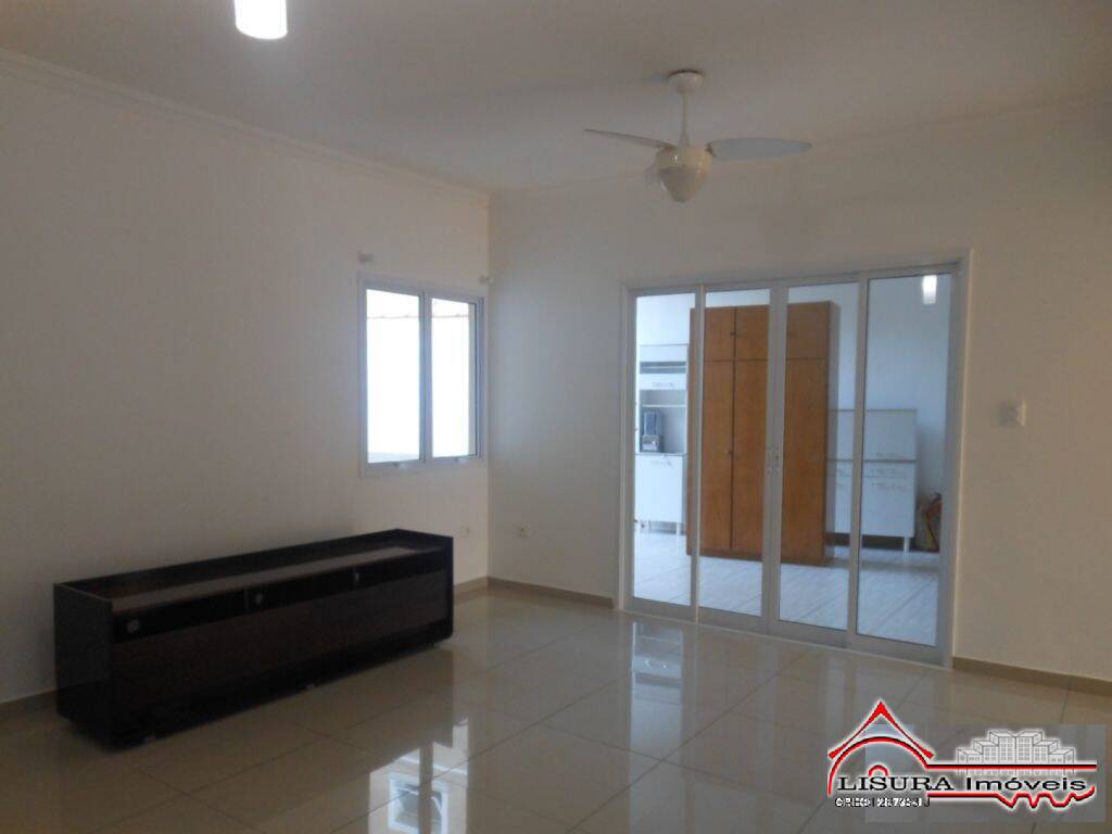 Casa para alugar com 3 quartos, 250m² - Foto 5