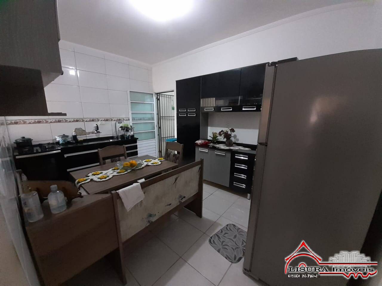 Casa à venda com 2 quartos, 70m² - Foto 3