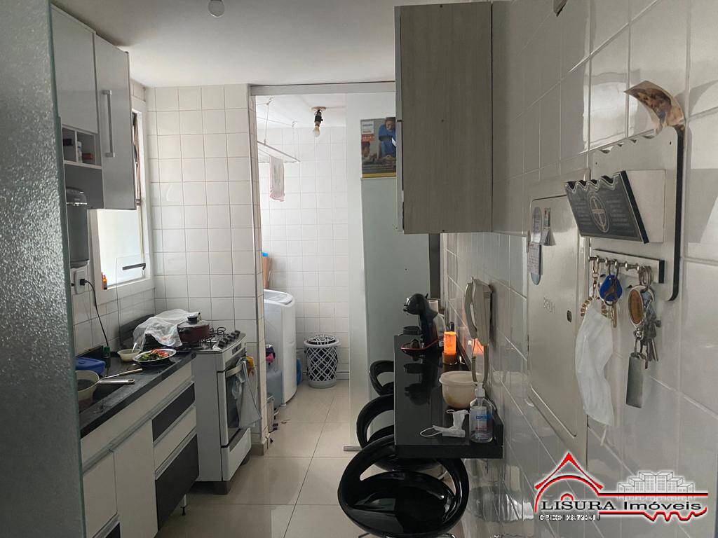 Apartamento à venda com 3 quartos, 76m² - Foto 3