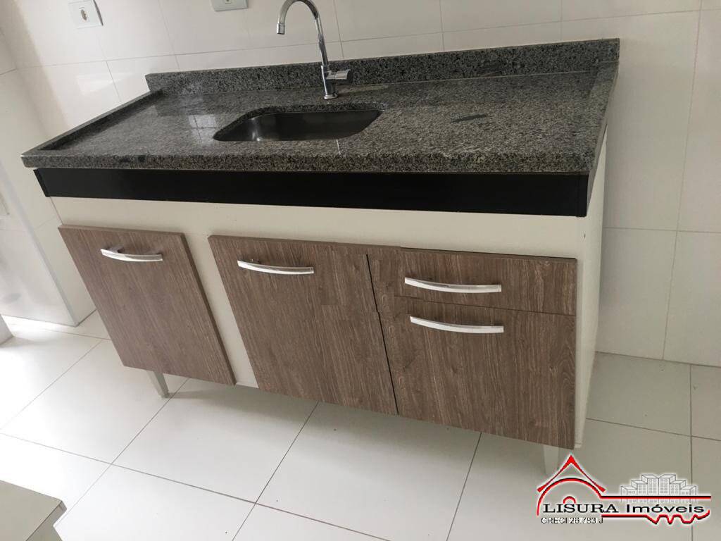 Apartamento à venda com 2 quartos, 64m² - Foto 3