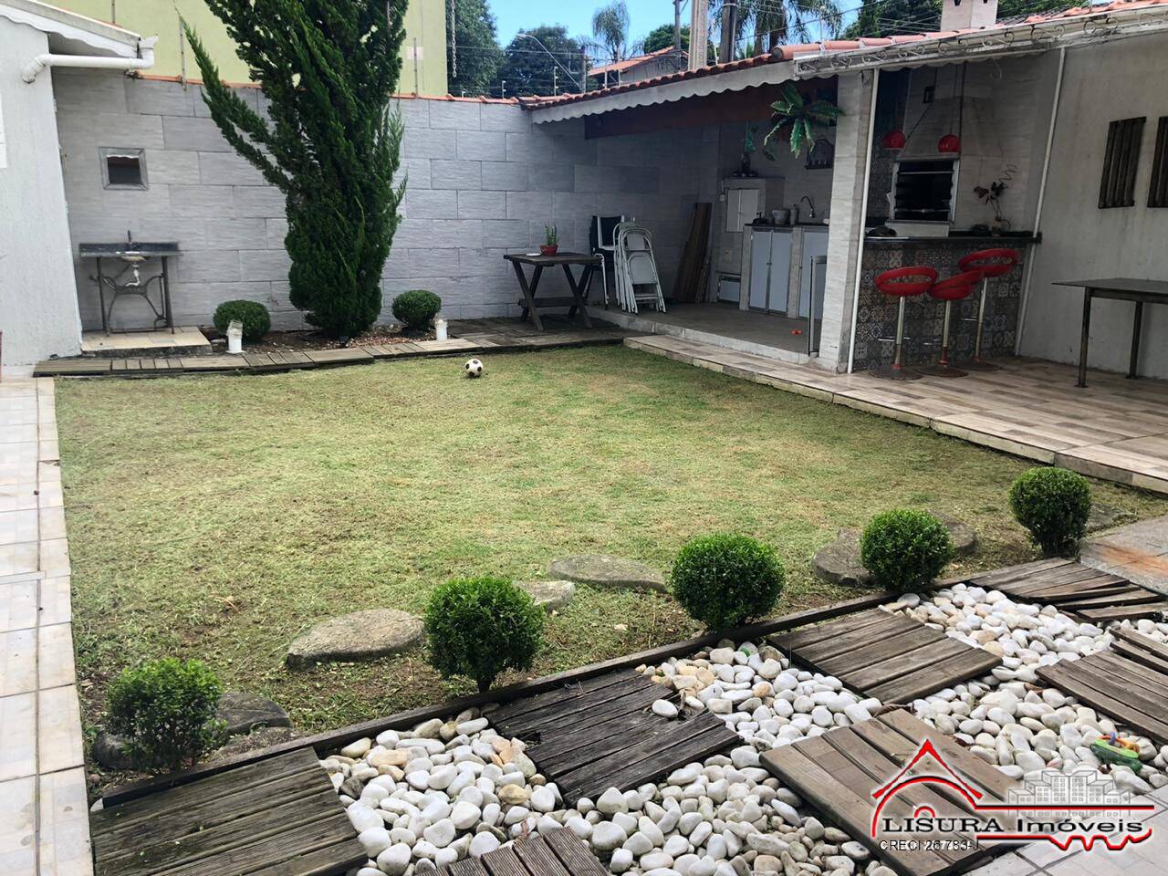 Casa à venda com 3 quartos, 130m² - Foto 2