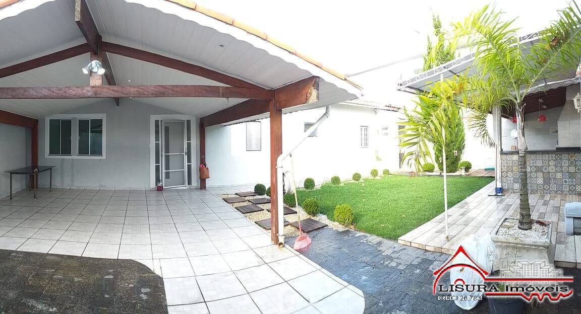 Casa à venda com 3 quartos, 130m² - Foto 1