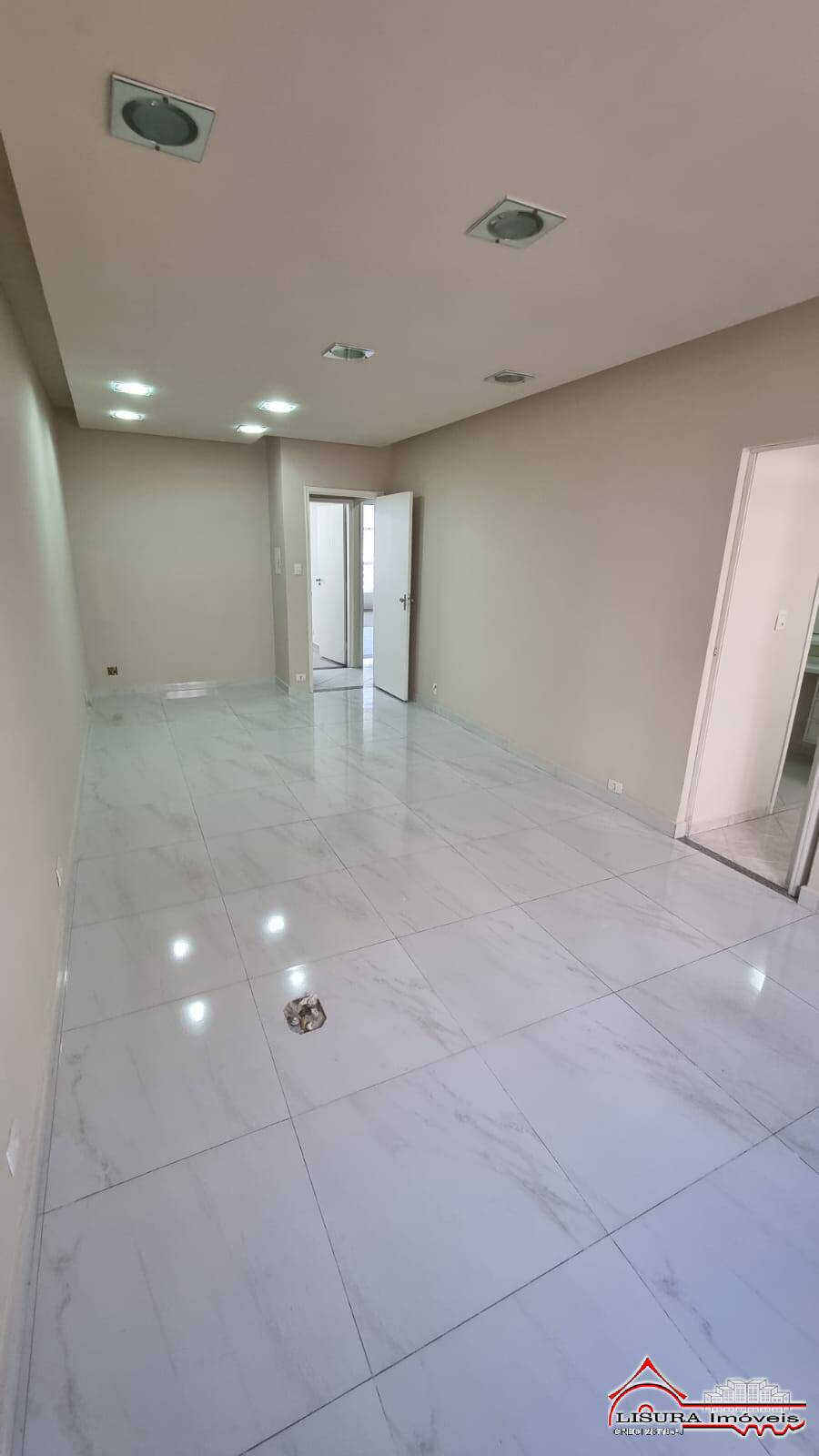 Loja-Salão para alugar com 3 quartos, 100m² - Foto 1