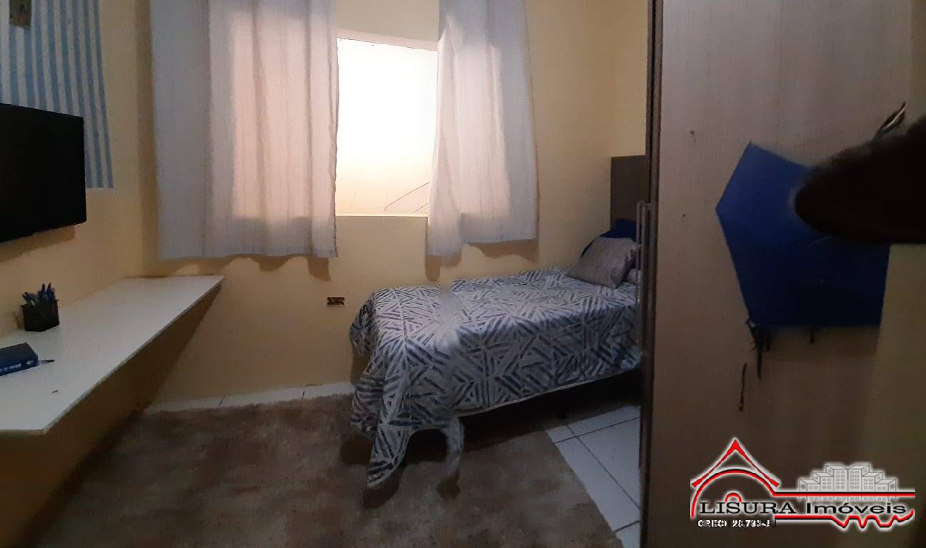 Casa à venda com 3 quartos, 198m² - Foto 2