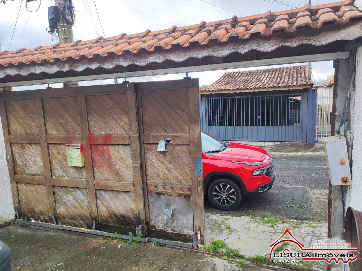 Casa à venda com 2 quartos, 50m² - Foto 2