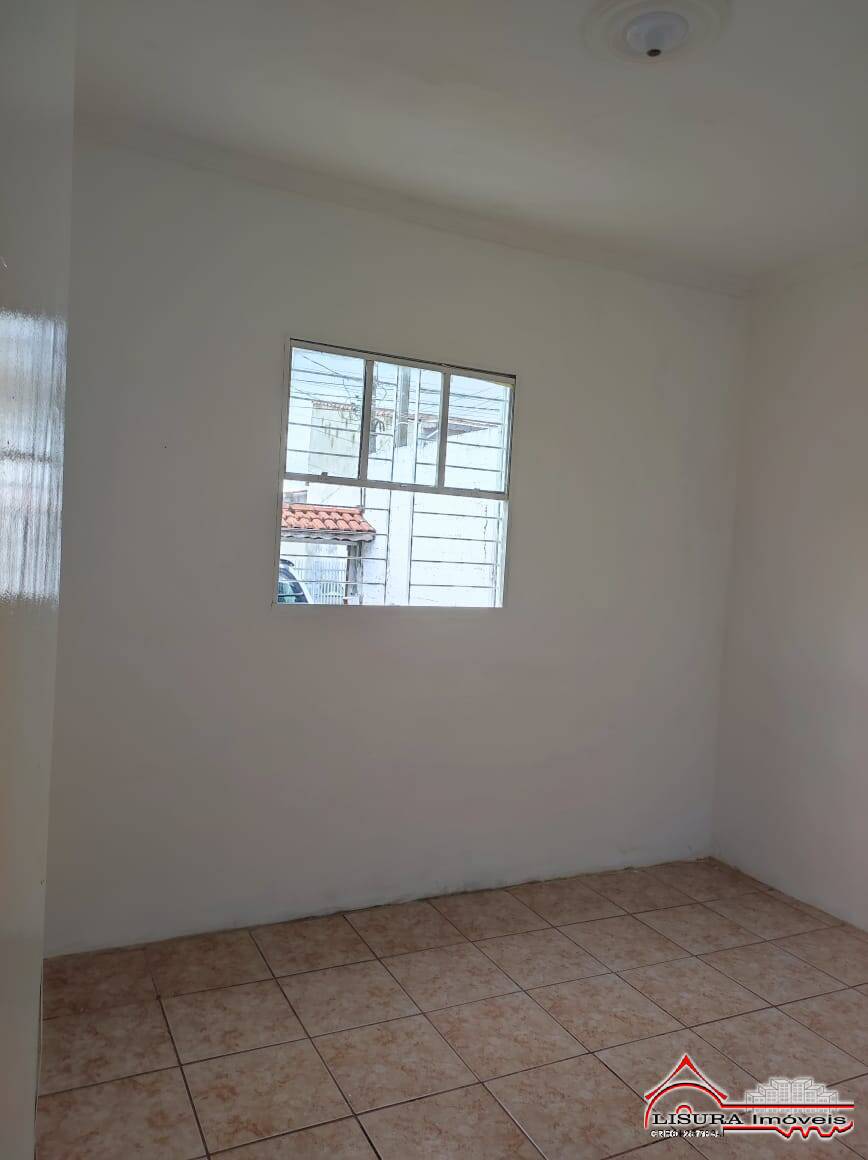 Casa à venda com 2 quartos, 50m² - Foto 4