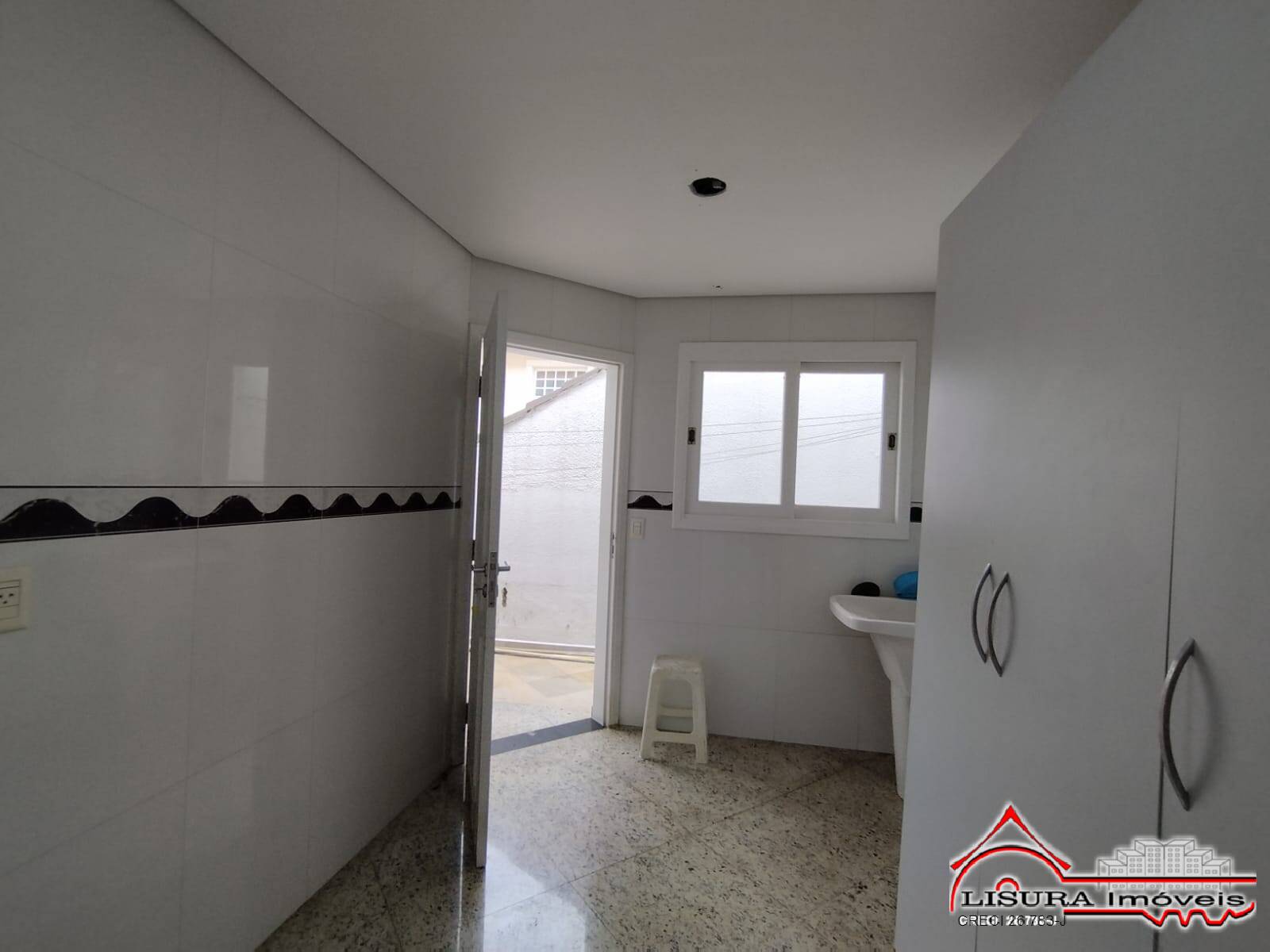 Casa à venda com 3 quartos, 275m² - Foto 14