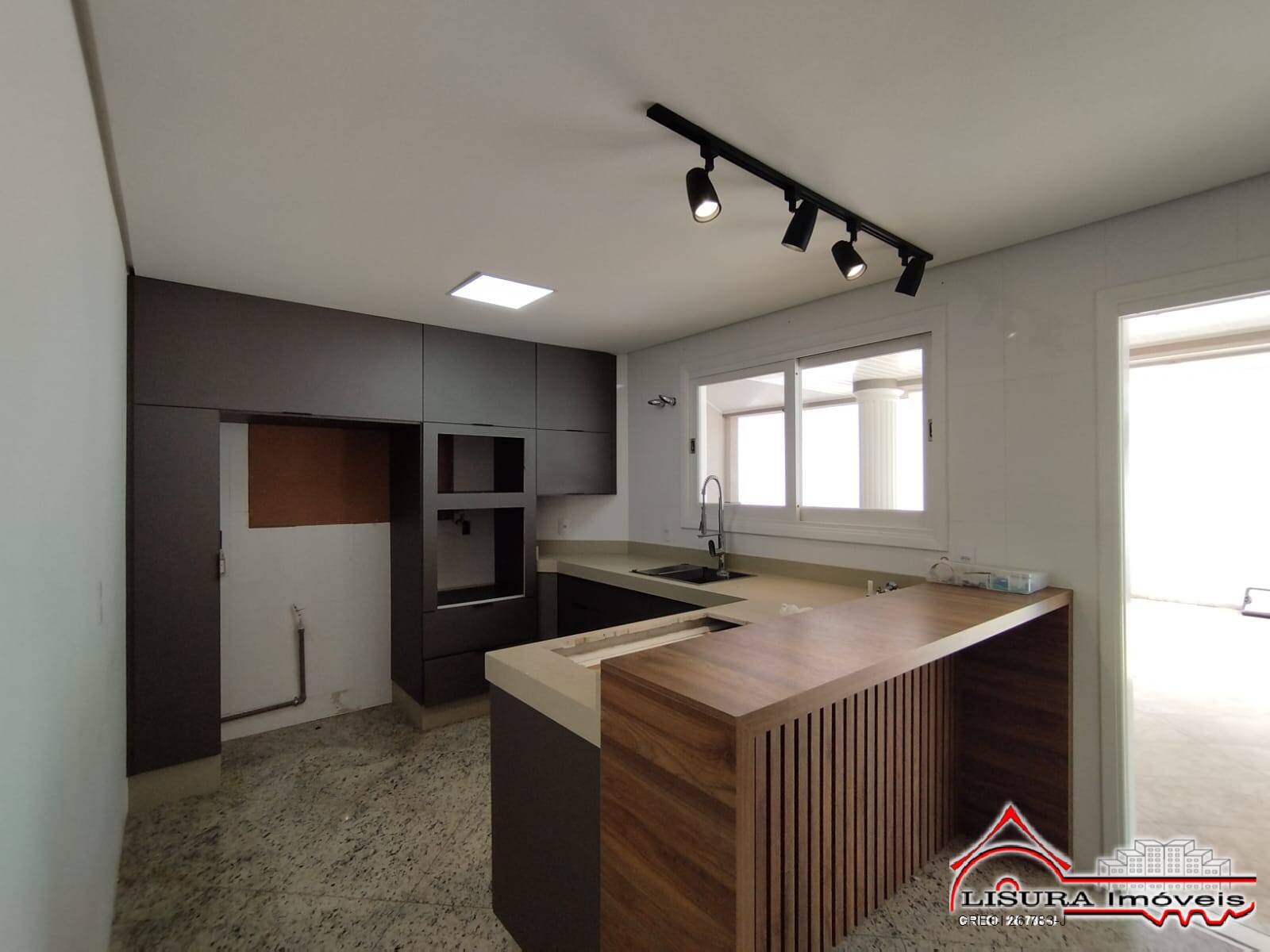 Casa à venda com 3 quartos, 275m² - Foto 10