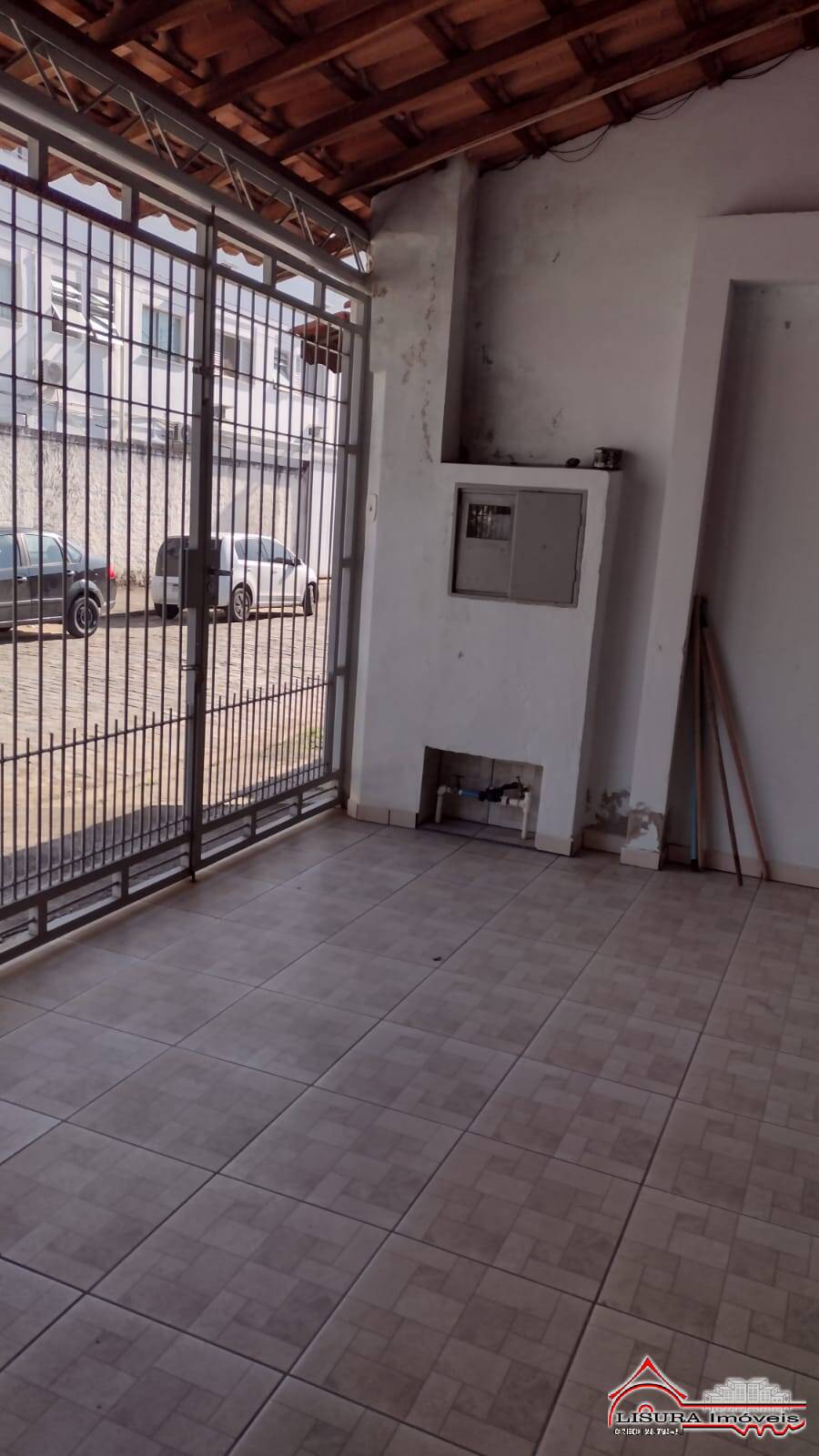 Casa à venda com 3 quartos, 100m² - Foto 2