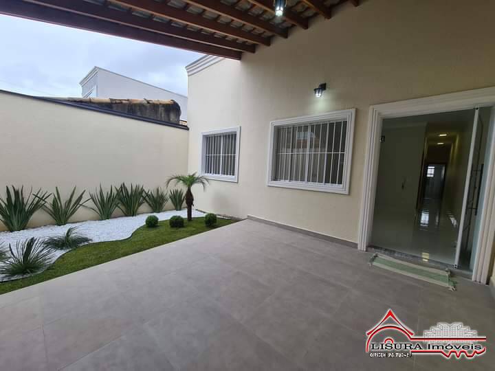 Casa à venda com 3 quartos, 161m² - Foto 2