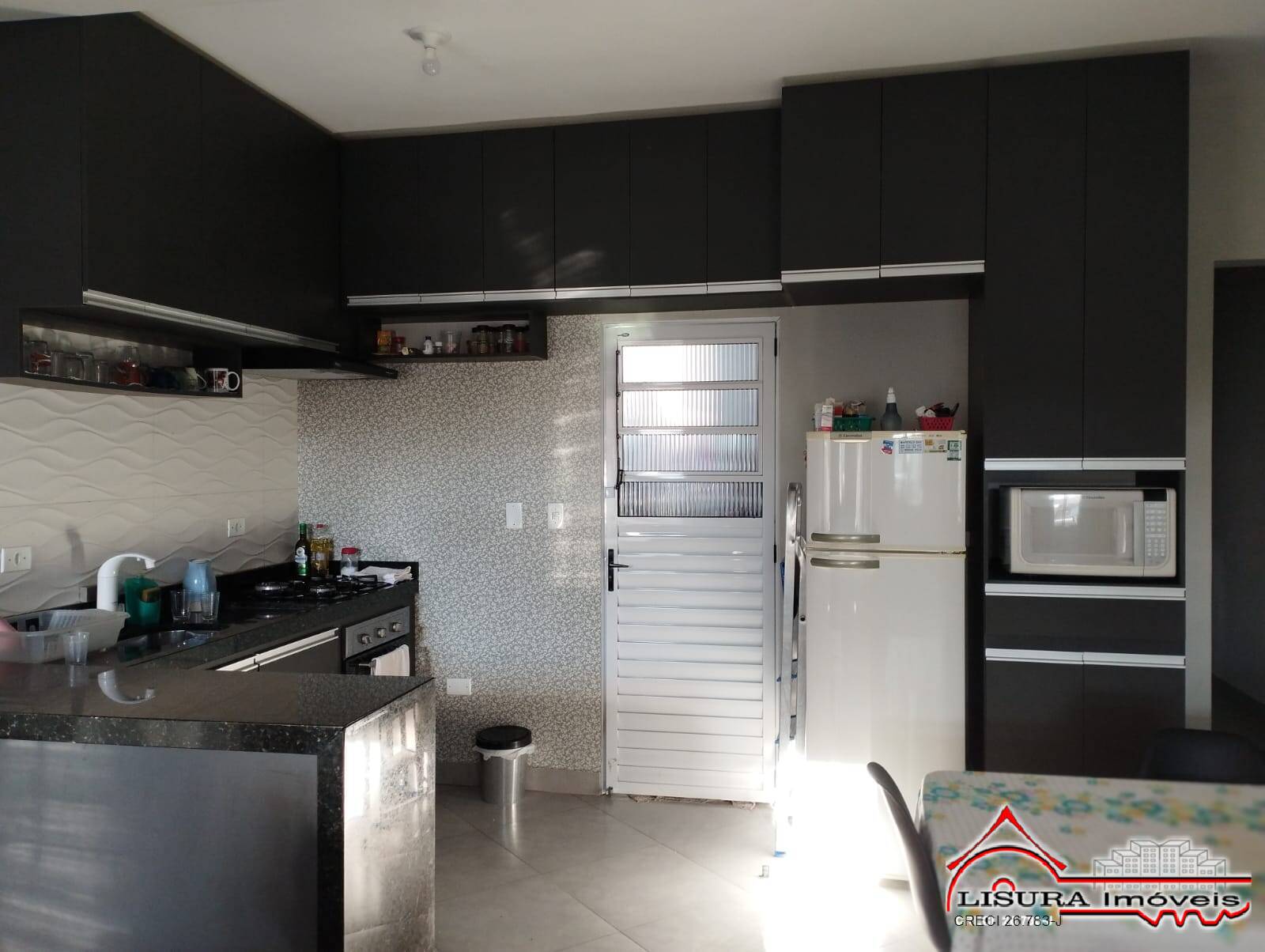 Casa à venda com 3 quartos, 73m² - Foto 4