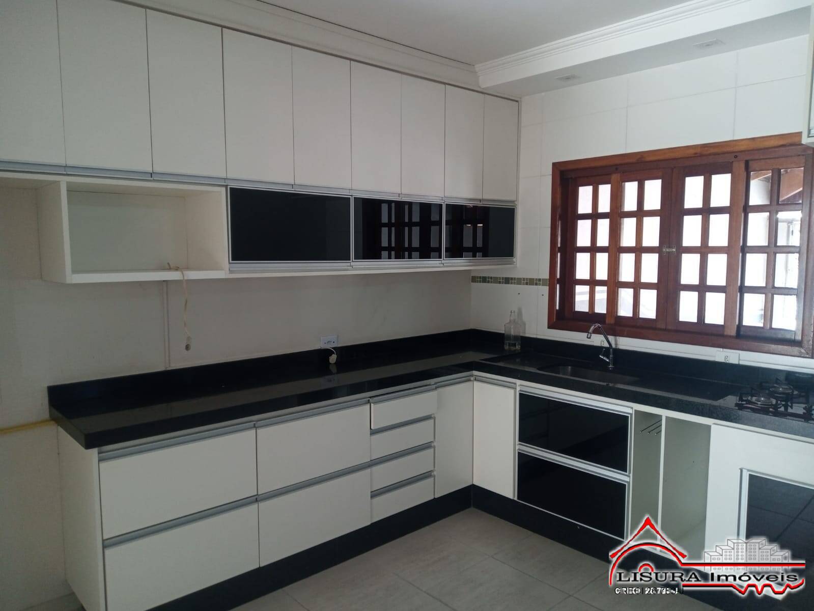 Casa à venda com 4 quartos, 200m² - Foto 4