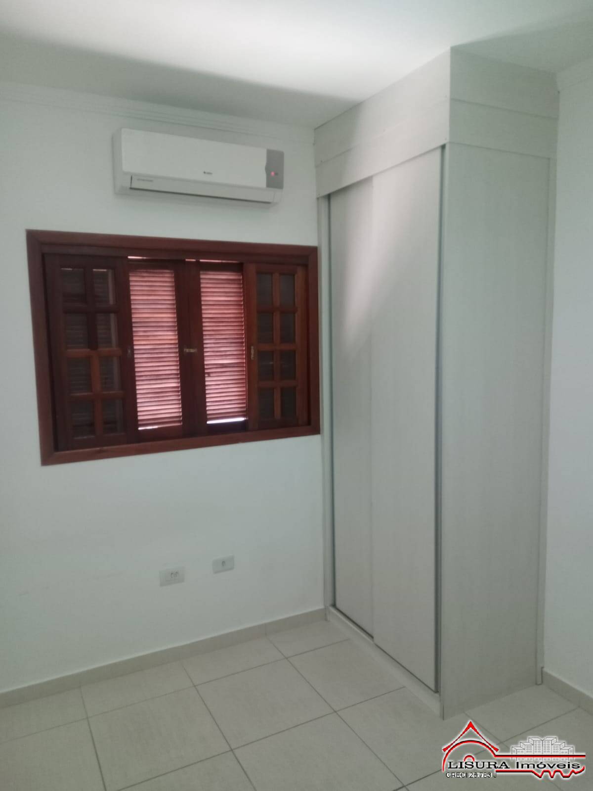 Casa à venda com 4 quartos, 200m² - Foto 26