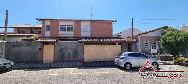 Casa para alugar com 4 quartos, 333m² - Foto 1