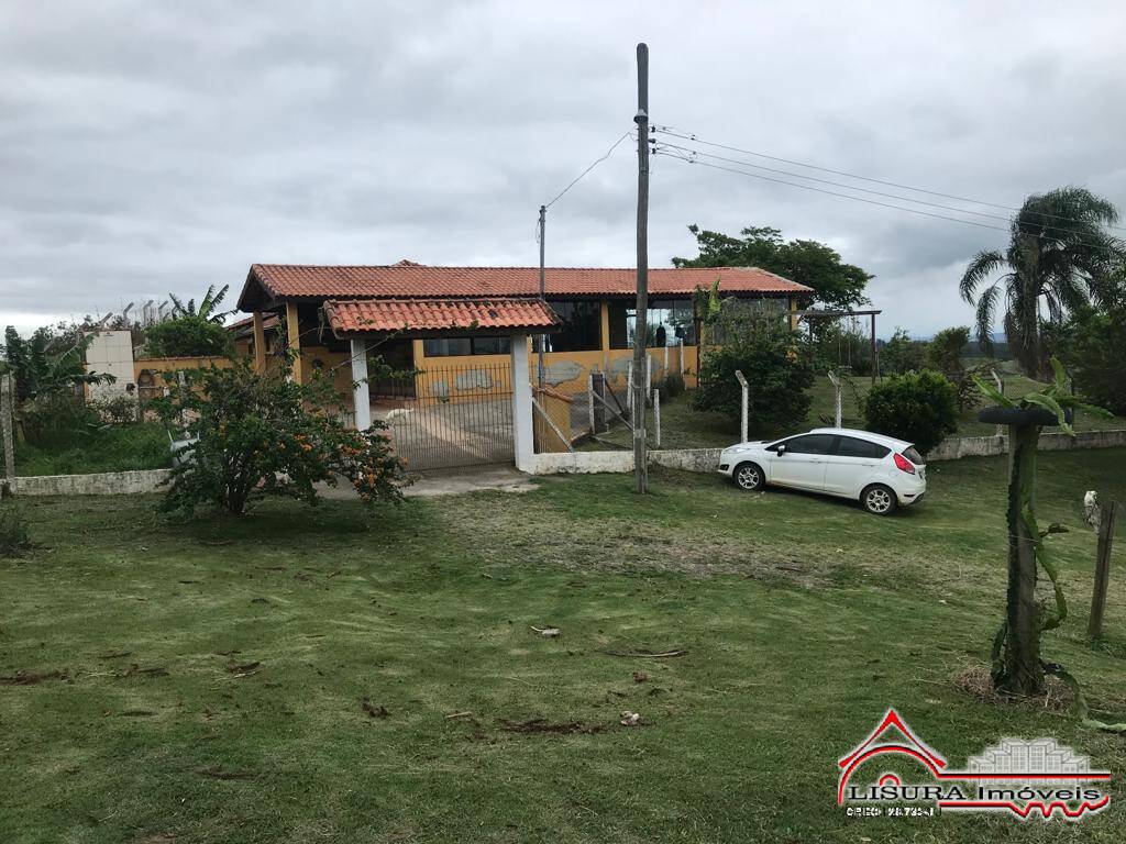 Fazenda à venda com 3 quartos, 400m² - Foto 2