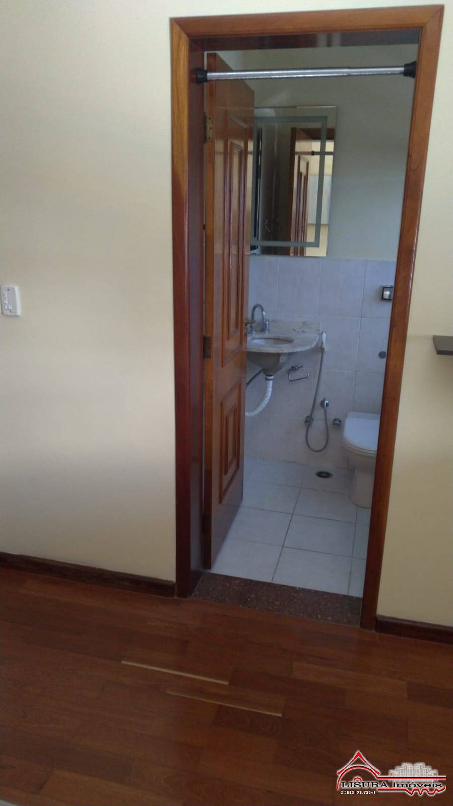 Casa de Condomínio para alugar com 5 quartos, 400m² - Foto 7