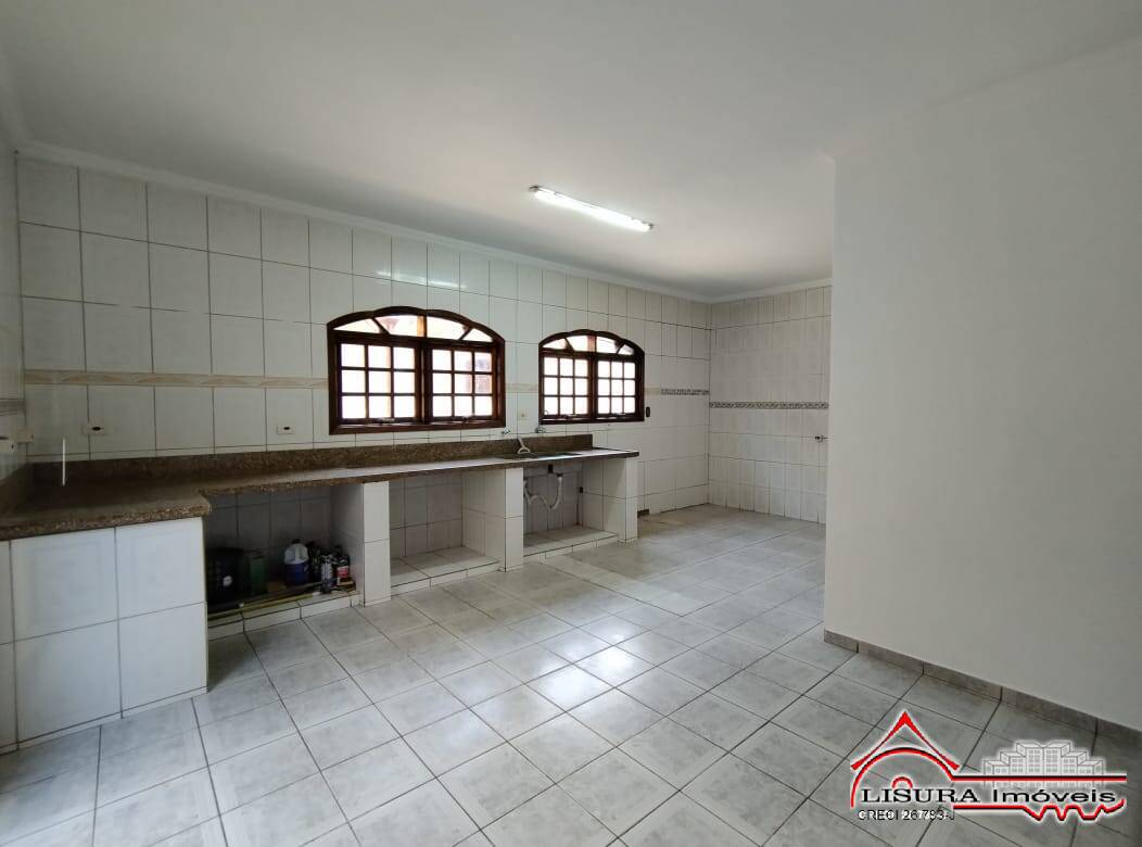 Casa à venda com 4 quartos, 220m² - Foto 11