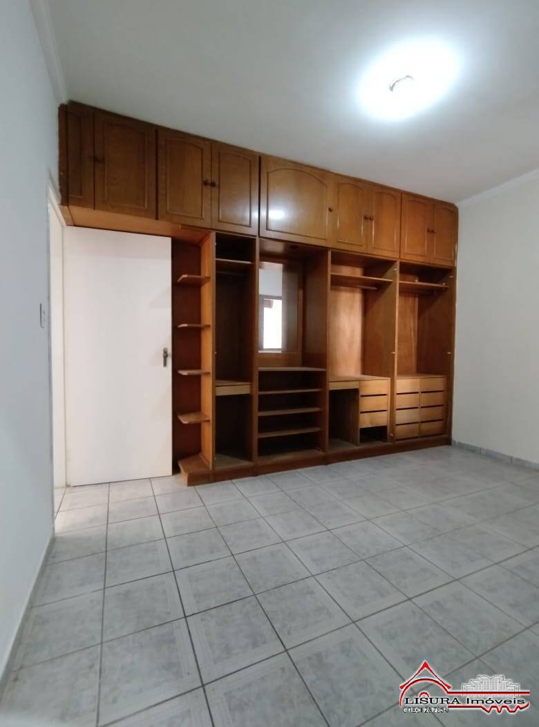 Casa à venda com 4 quartos, 220m² - Foto 15