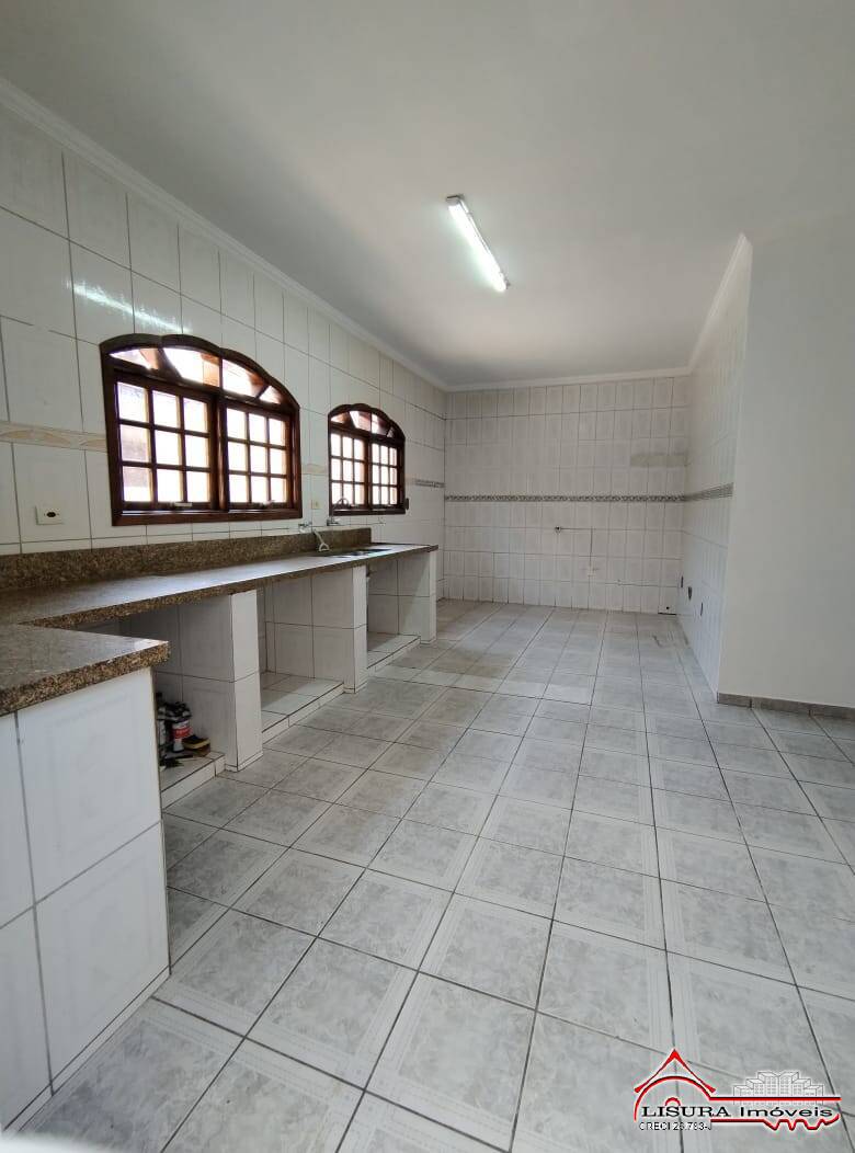 Casa à venda com 4 quartos, 220m² - Foto 12