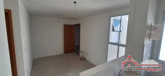 Apartamento à venda com 2 quartos, 39m² - Foto 2