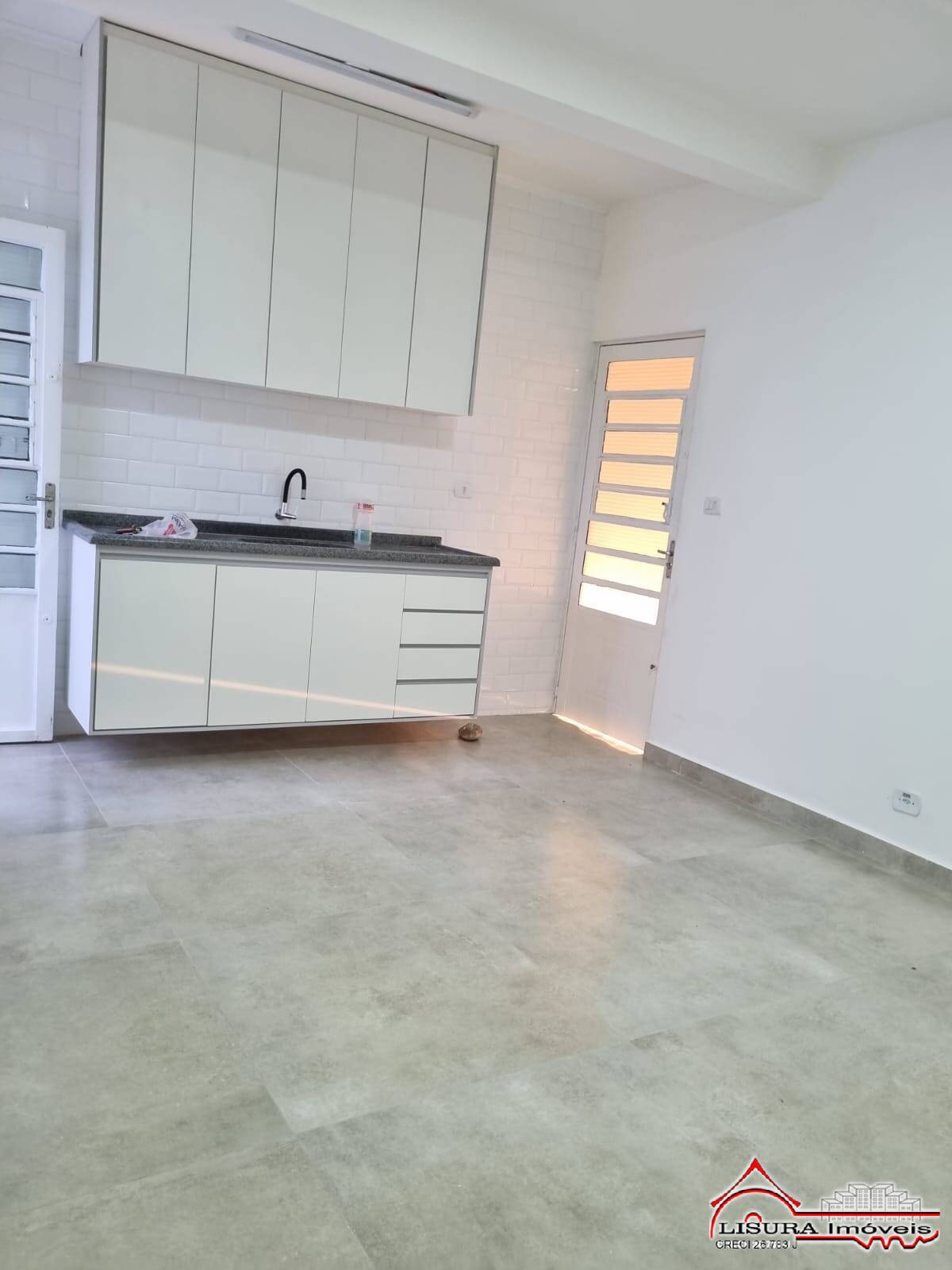 Casa à venda com 3 quartos, 180m² - Foto 7