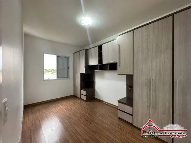 Apartamento à venda com 2 quartos, 64m² - Foto 4