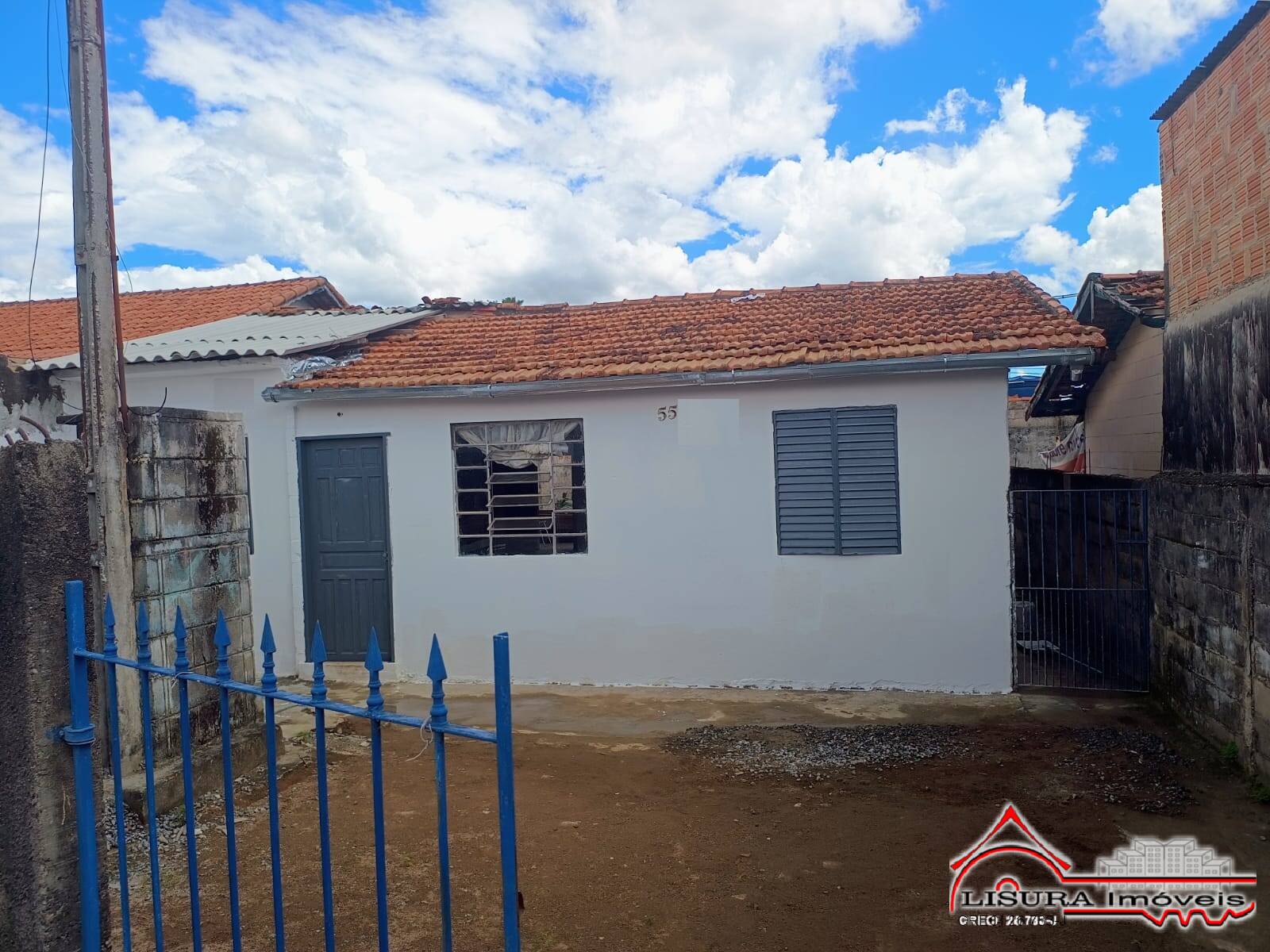 Casa à venda com 2 quartos, 208m² - Foto 2