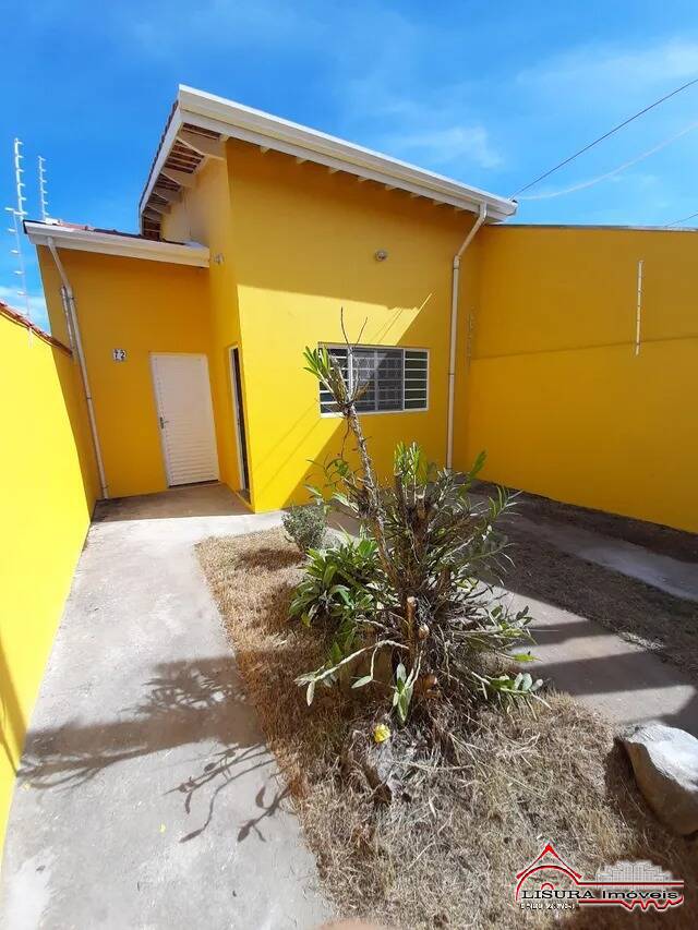 Casa à venda com 2 quartos, 70m² - Foto 2