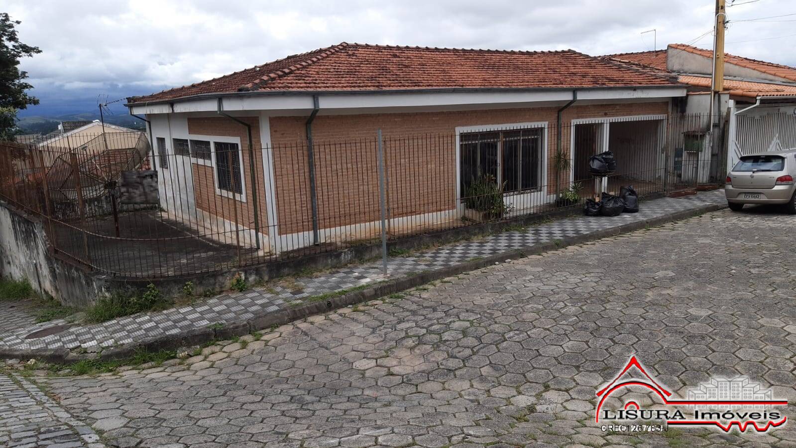 Casa à venda com 3 quartos, 136m² - Foto 2